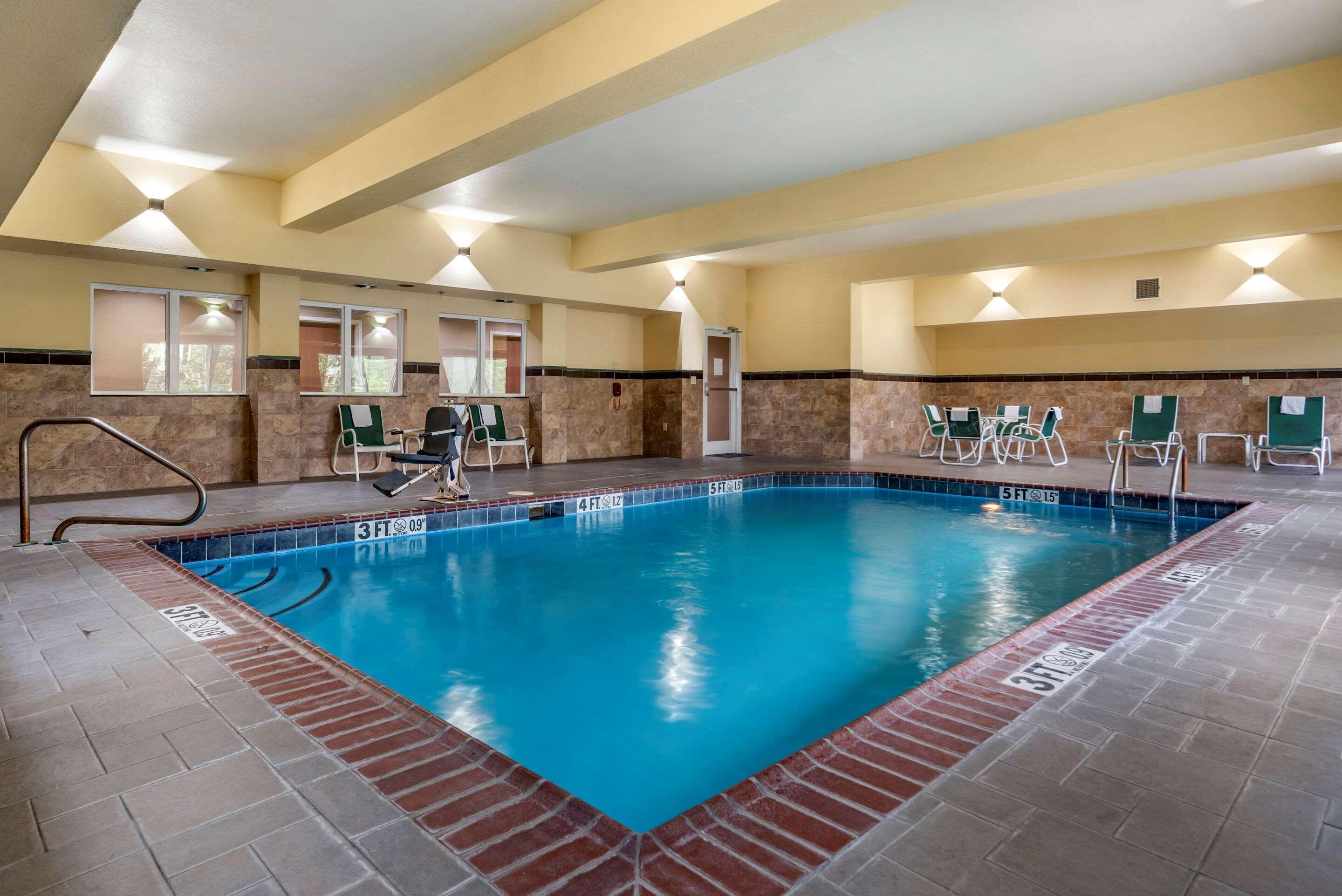 Comfort Suites Vicksburg Exterior photo